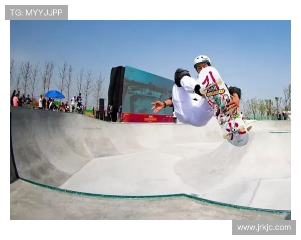 北京滑板队以89分领跑世界攀岩锦标赛积分榜展现强劲实力