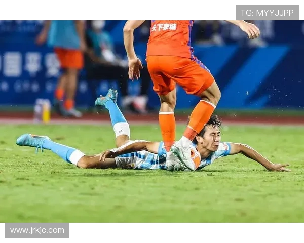 广州足球队防反战术解析：深度剖析其成功背后的秘密与策略