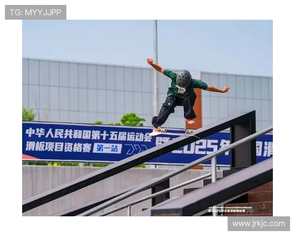 深圳攀岩队在世界滑板锦标赛中以99分稳居积分榜首位