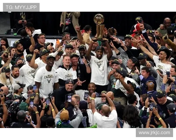 太阳迎战雄鹿强强对话聚焦核心对抗胜负关键即将揭晓 太阳迎战雄鹿强强对话聚焦核心对抗胜负关键即将揭晓