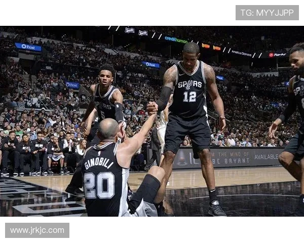 勇士与马刺激战第五场争夺季后赛晋级关键胜利 勇士与马刺激战第五场争夺季后赛晋级关键胜利